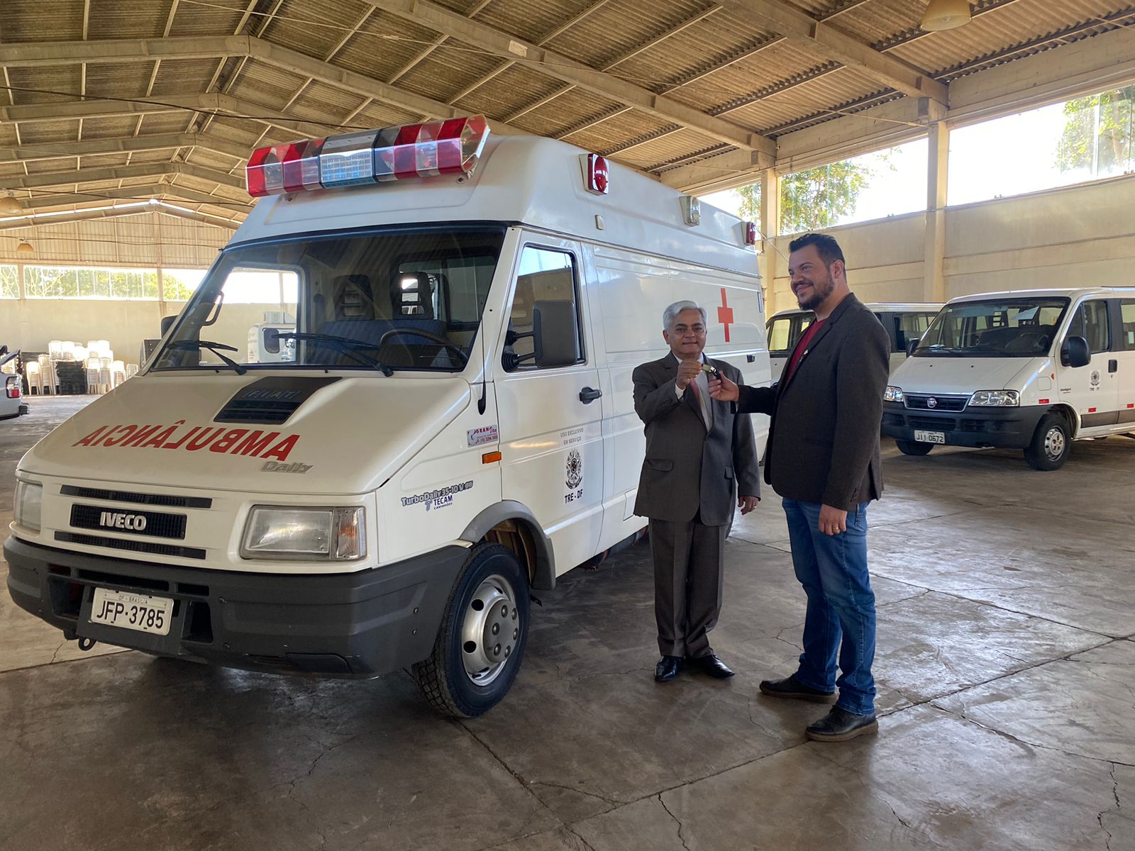 Doação Entrega de chaves da ambulância Iveco Daily (2003)